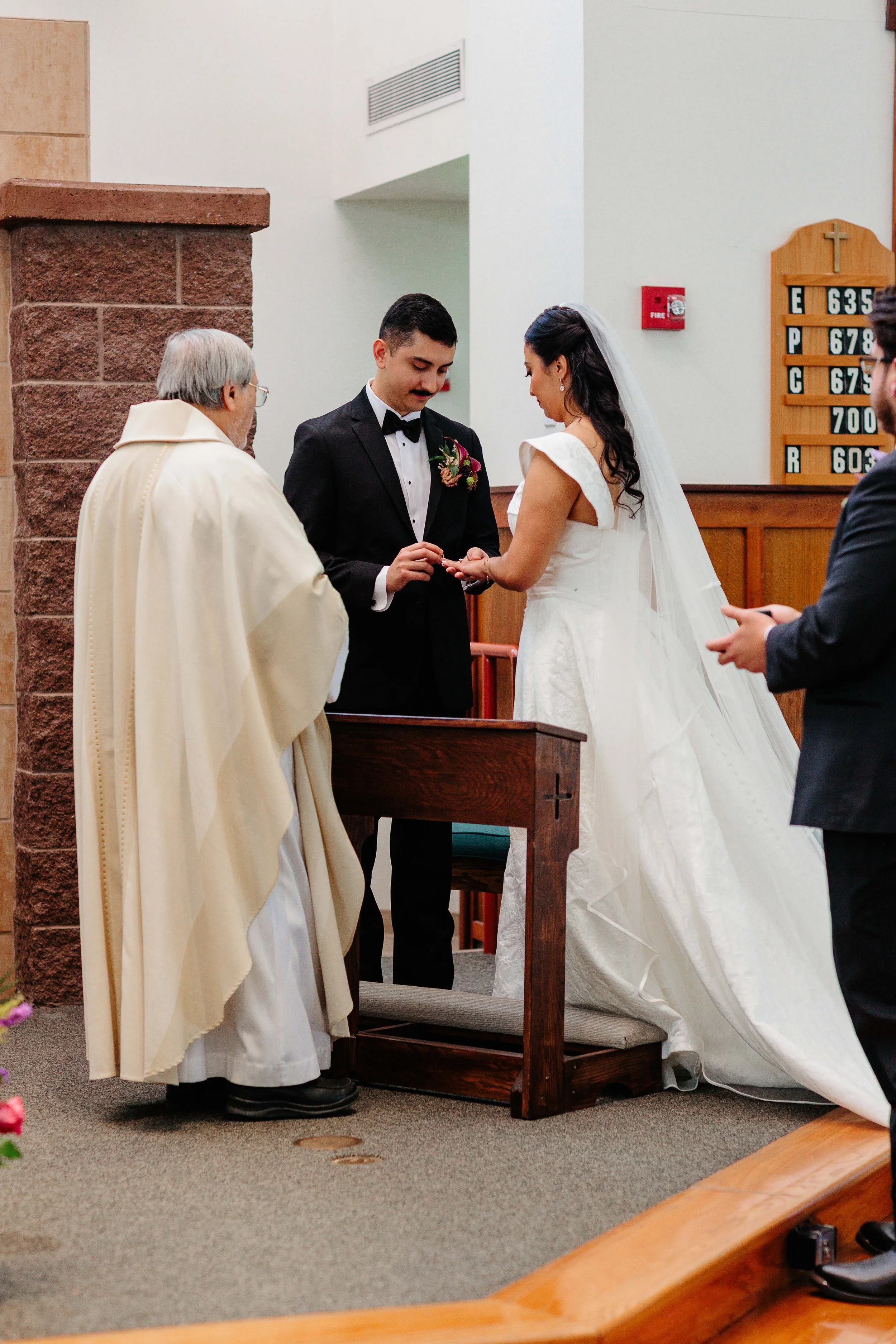 el-paso-weddings-st-rogers_142.jpg