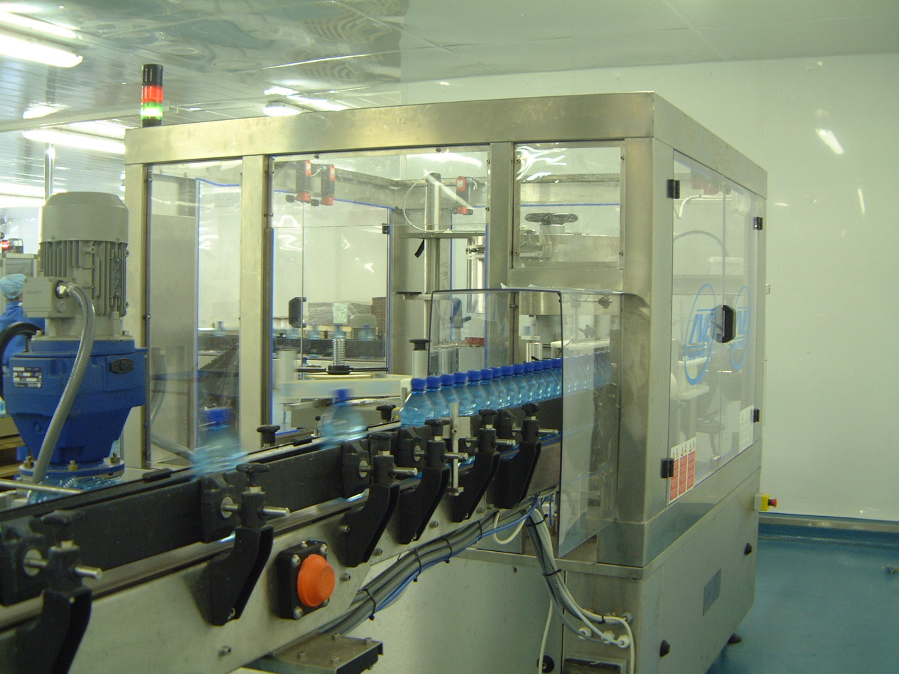 Labelling machine