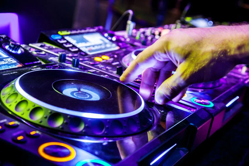 Pioneer CDJ 2000s