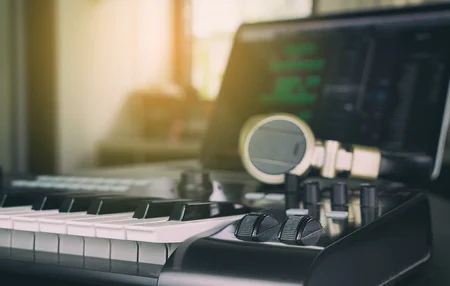 Producer Studio Keyboard 450 Width x 286 Height.jpg