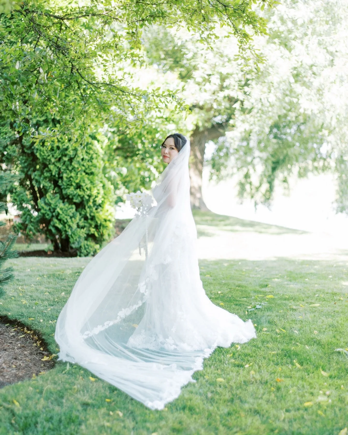 When Vi shared her vision, I knew it would be truly magical. A celebration of softness, organic textures, and intentional design where every pear, pearl, and petal had a purpose 🍐🍇✨
.
Planning @ablushmoment
Photo @eliotkim_ 
Floral @philiaflora 
Ha