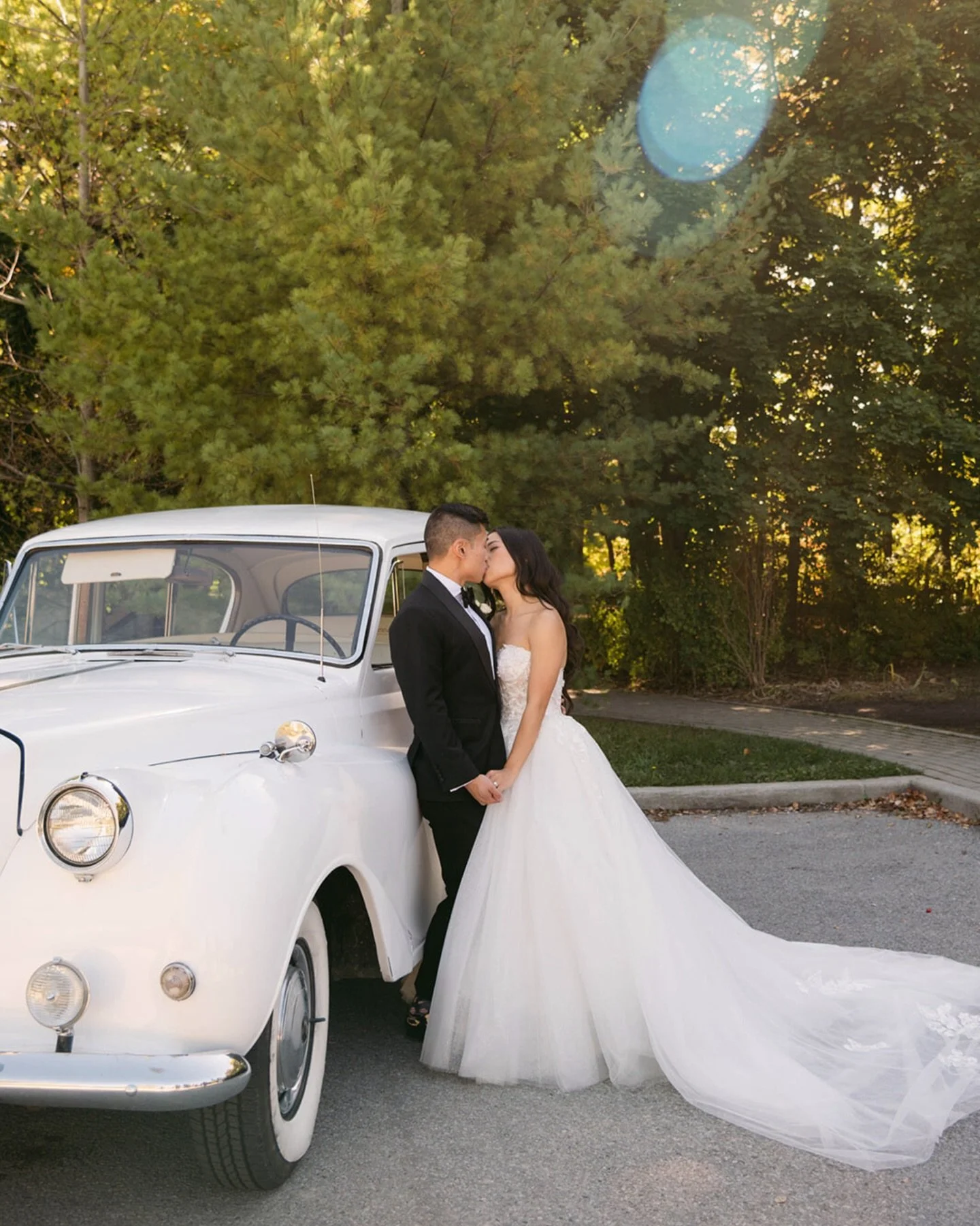 Rebecca and Richard&rsquo;s wedding at the Globe and Mail Centre was pure elegance. Floor-to-ceiling windows overlooking the Toronto skyline, soft ivory and blush florals, champagne towers, and candlelight everywhere. The space was already stunning, 