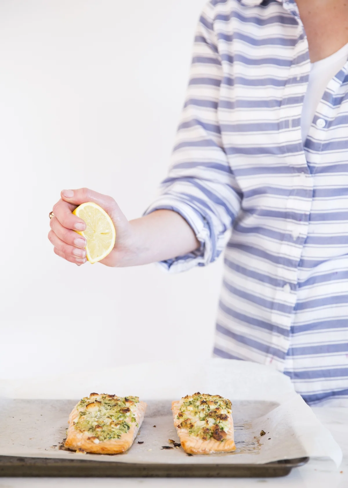 Macadamia and herb crusted salmon — THE WHOLESOME COLLECTIVEMacadamia and herb crusted salmon