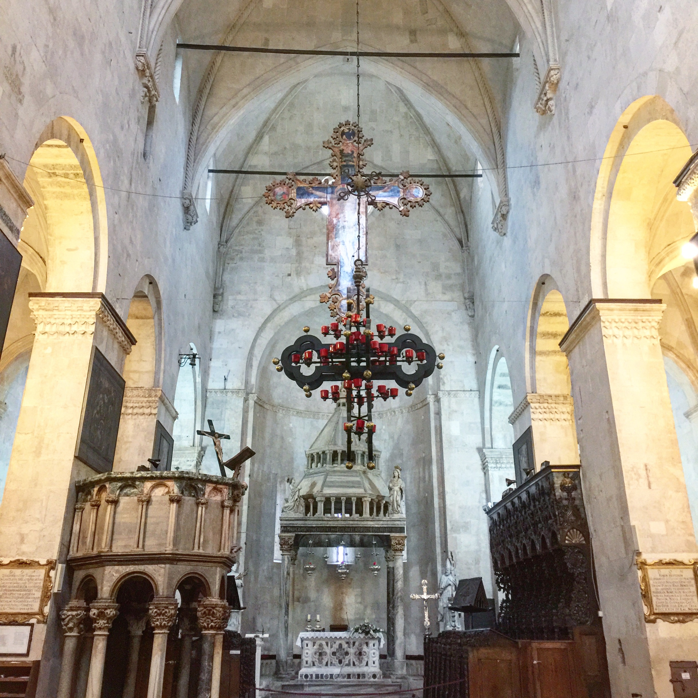 Split Cathedral Saint Domnius Inside.JPG