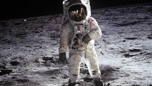 moonlanding.jpg