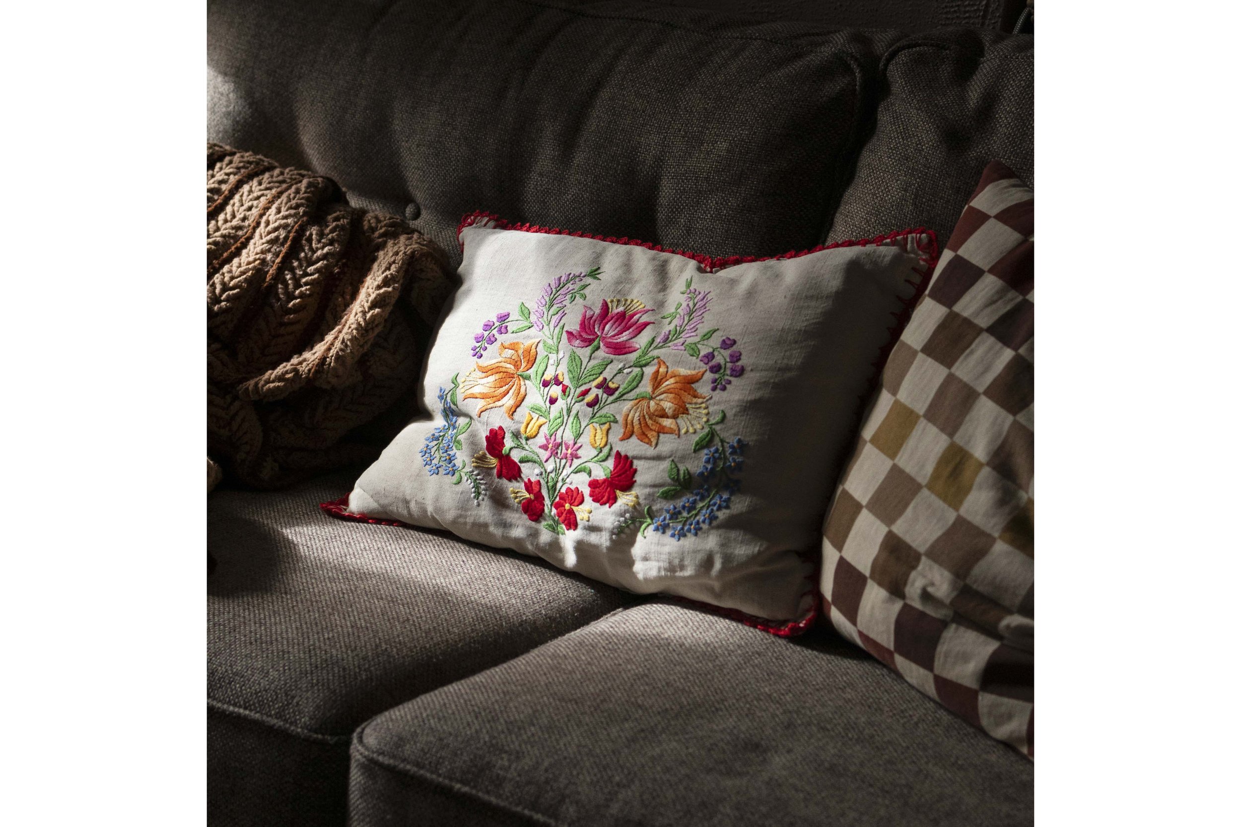 ashley-catharine-smith-object-catalogue-pillow.jpg