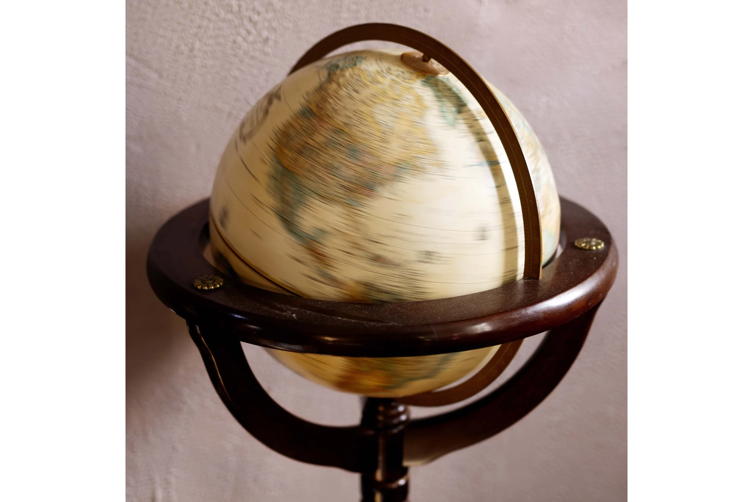 ashley-catharine-smith-object-catalogue-globe.jpg