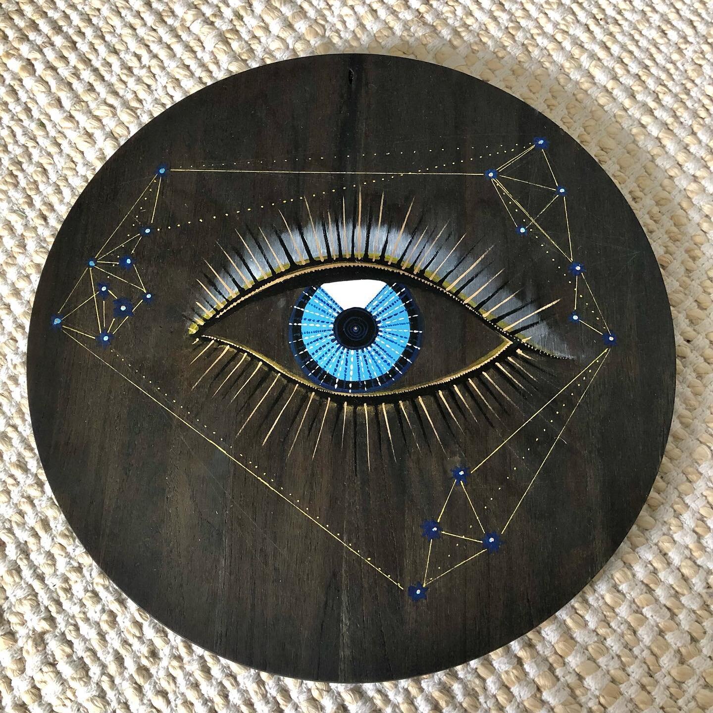 Was supposed to gather tax return stuff, so of course this is what I did instead
•
End table, wasn’t working out, bought a wood stool top, stained it walnut, painted an ๐งฟ with enamel
•
Here are some pics and a video if you’d l
