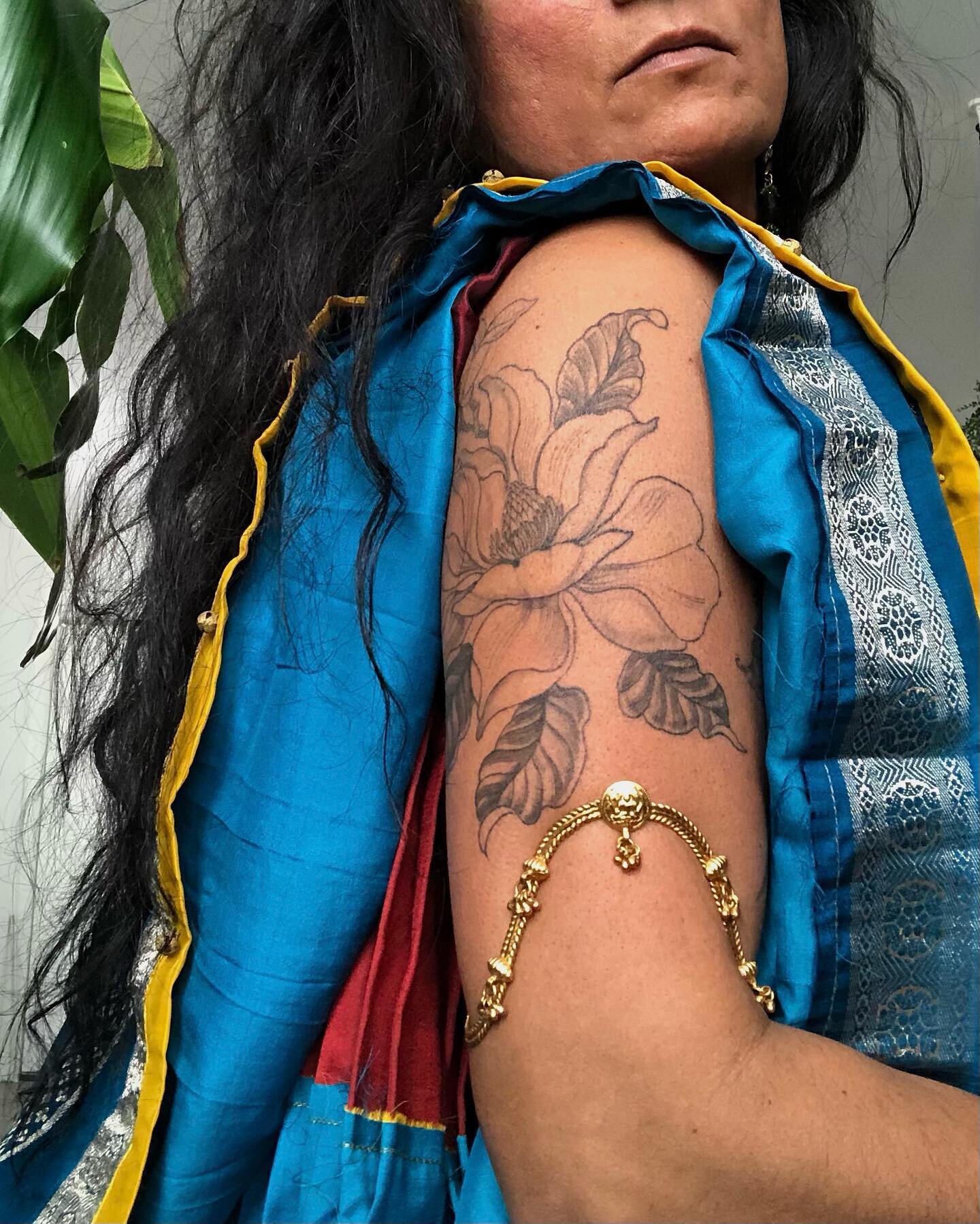 My magnolias are 5 months old!
While everyone was baking bread during quarantine, I got a few tattoos.
Drawn on by the incredible @anka.tattoo ๐, freehand. You all know how much I love freehand drawing, but permanent on your skin is different, n
