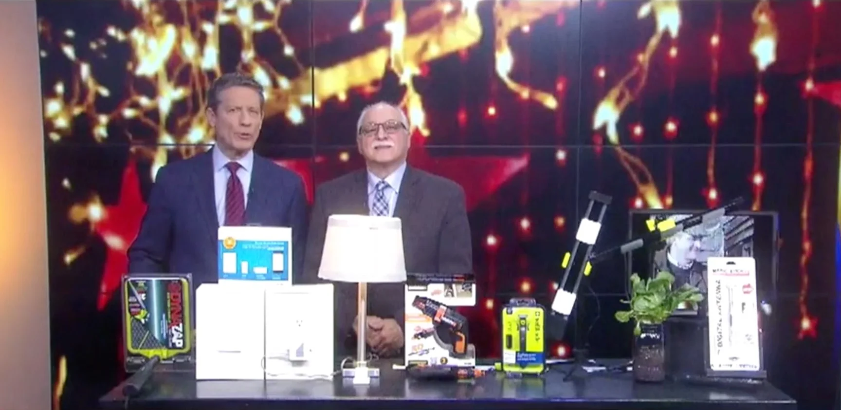 Good Day Chicago 12/20/17 - Last Minute Holiday Tech Gifts