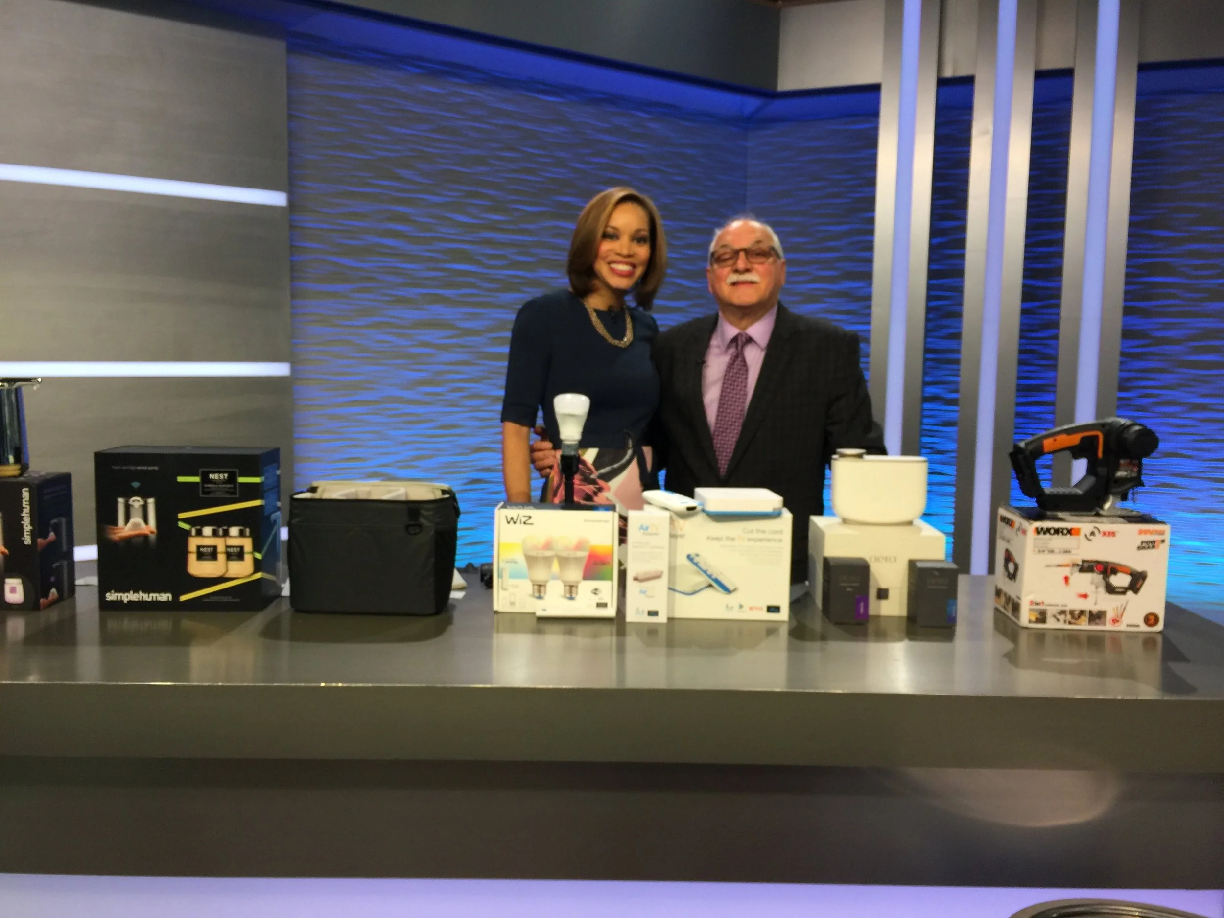 Pittsburgh Today Live 12/5/17 - Holiday Gift Guide For Gadget Lovers
