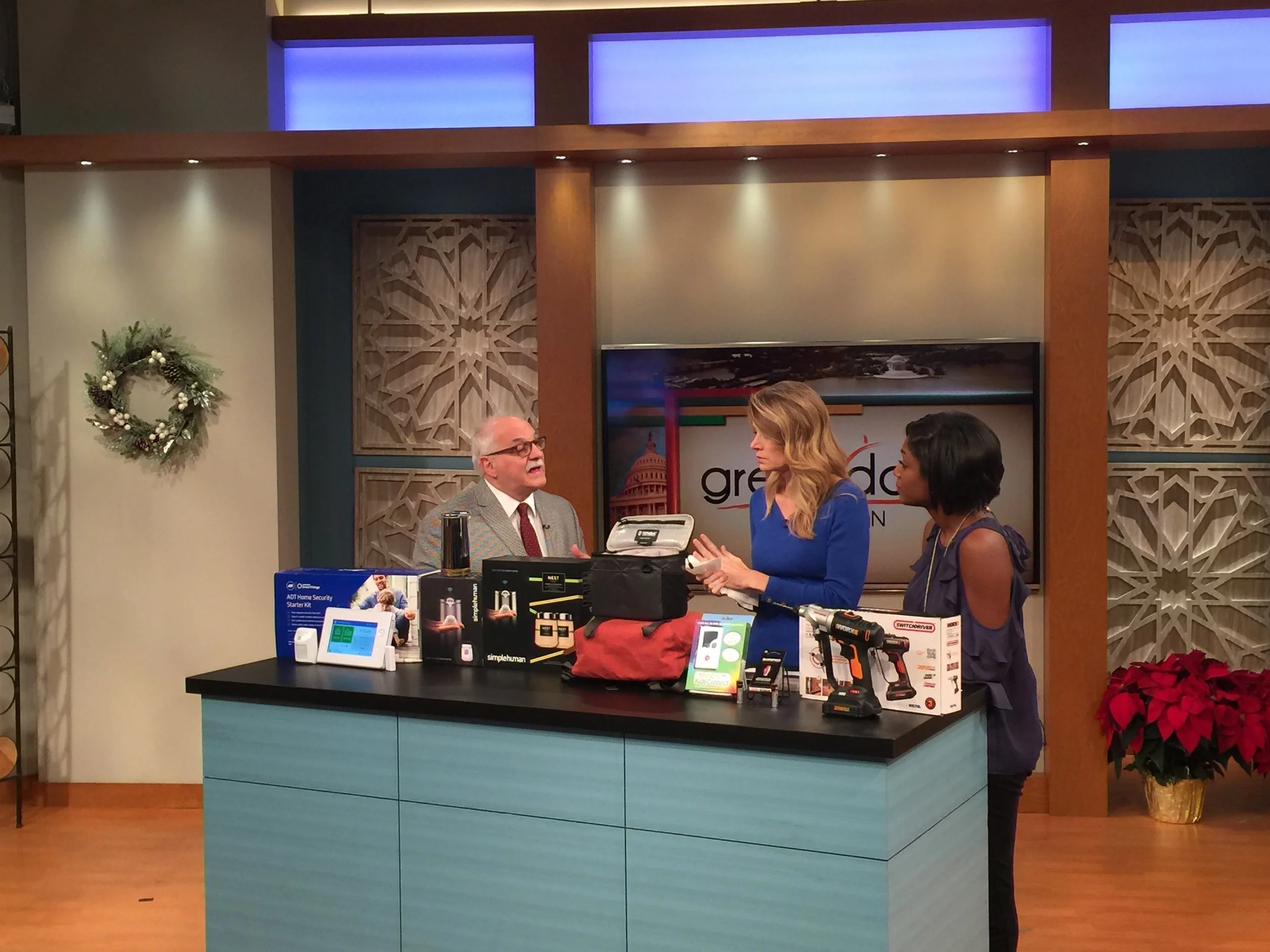 Great Day Washington 12/12/17 - Top Tech Gear for the Holidays