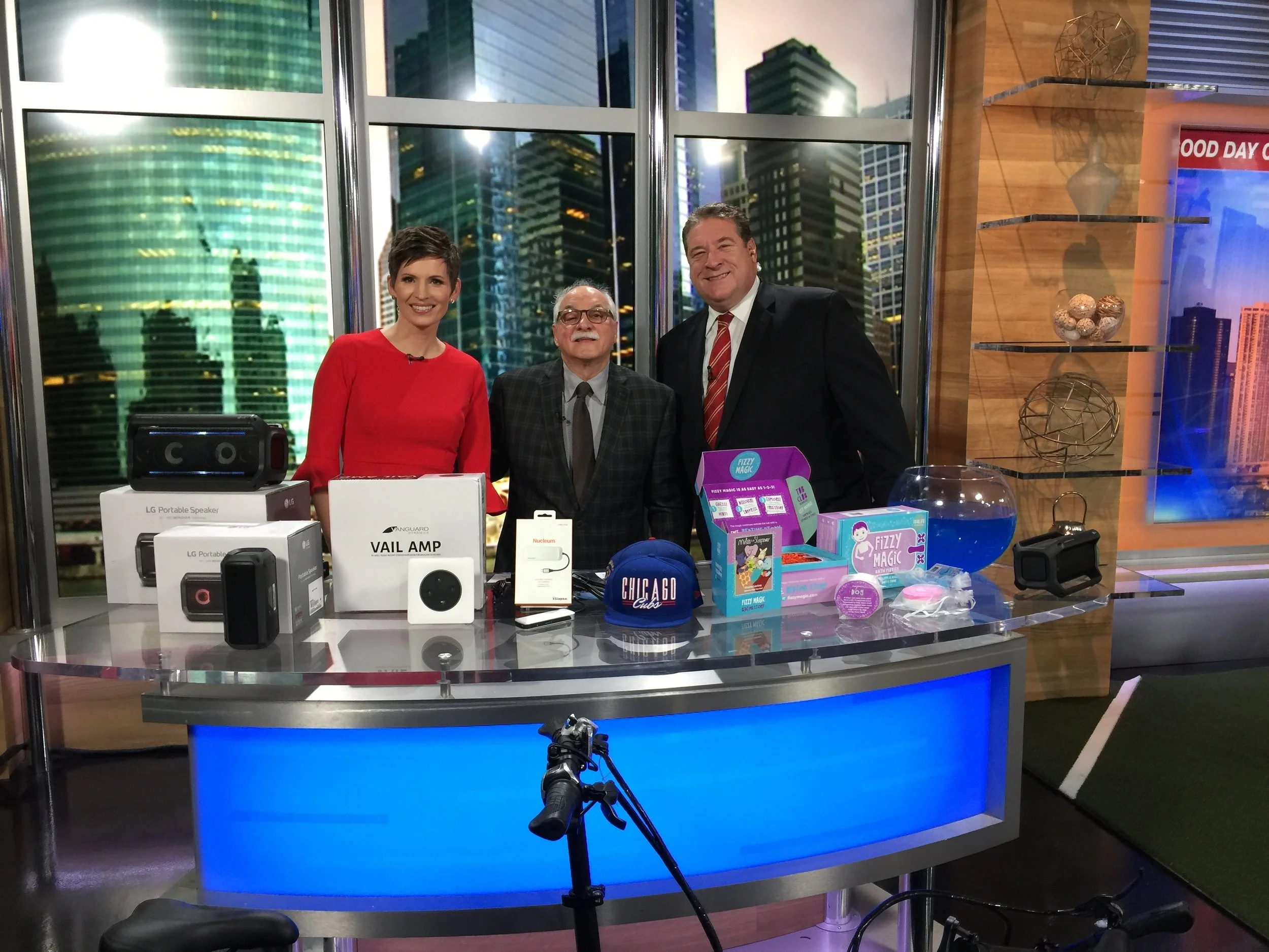 Good Day Chicago 12/16/18 - Best Tech &amp; Holiday Gift Ideas