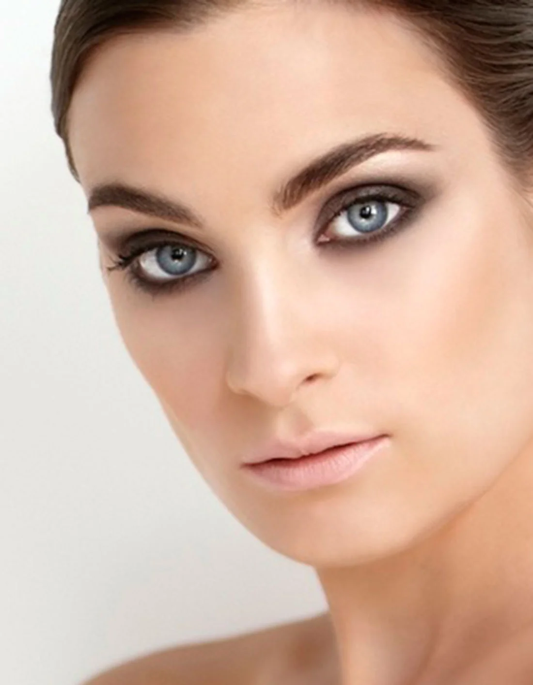 Makeup: Darcy McGrath Photographer: Akin Girav