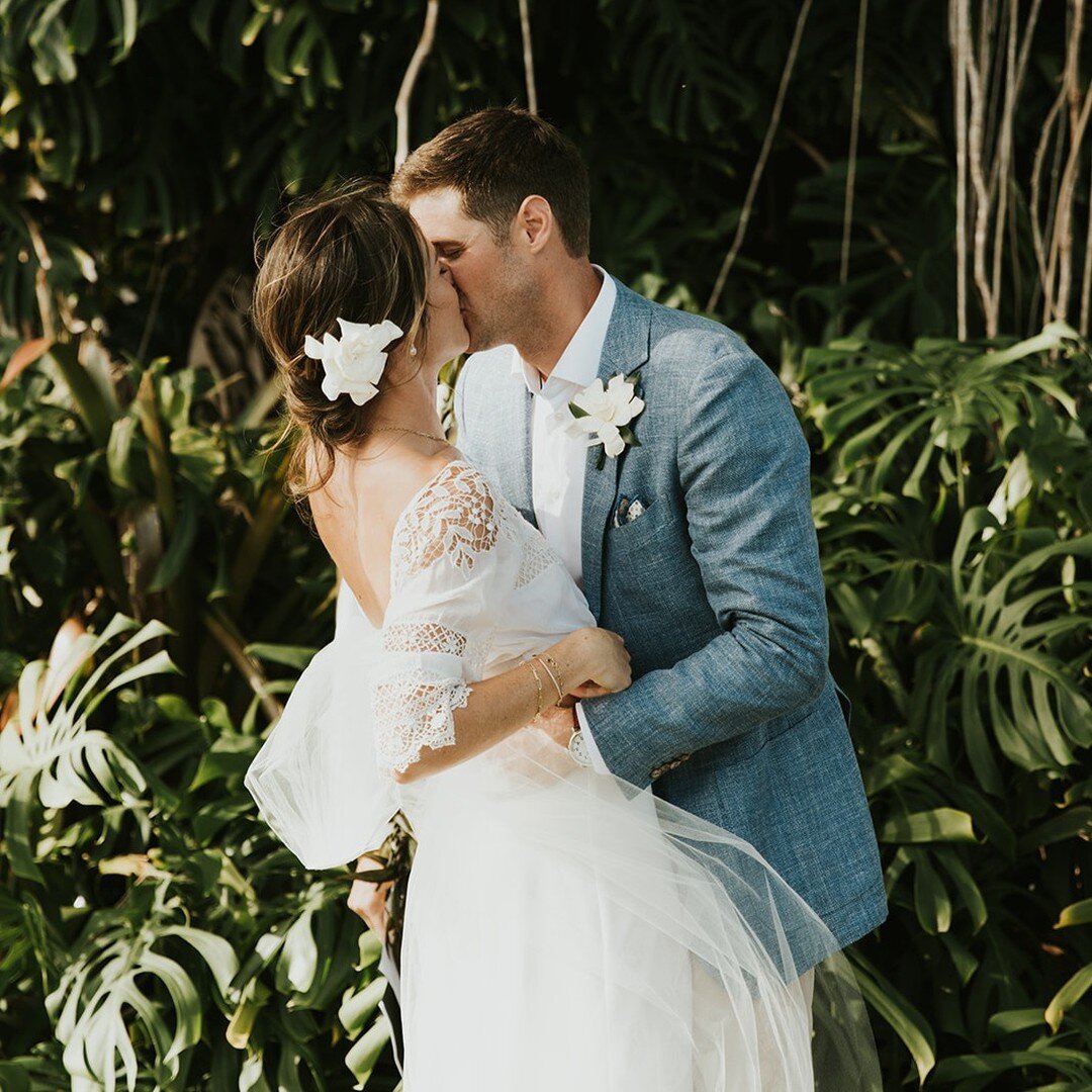 🌟 3 6 5 ▪ D A Y S 🌟

This day was absolute magic, perfection, romantic,beautiful &amp; fun all wrapped up into one. Love you A+W - I hope it's been the best year ever.
.
.
.
#kauaiweddingplanner #kauaiwedding #wedding #ido #weddinginspo #rachelwhit