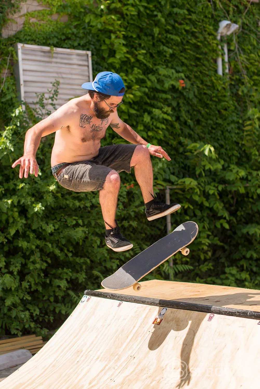 Dave Kaule - Kickflip rock to fakie