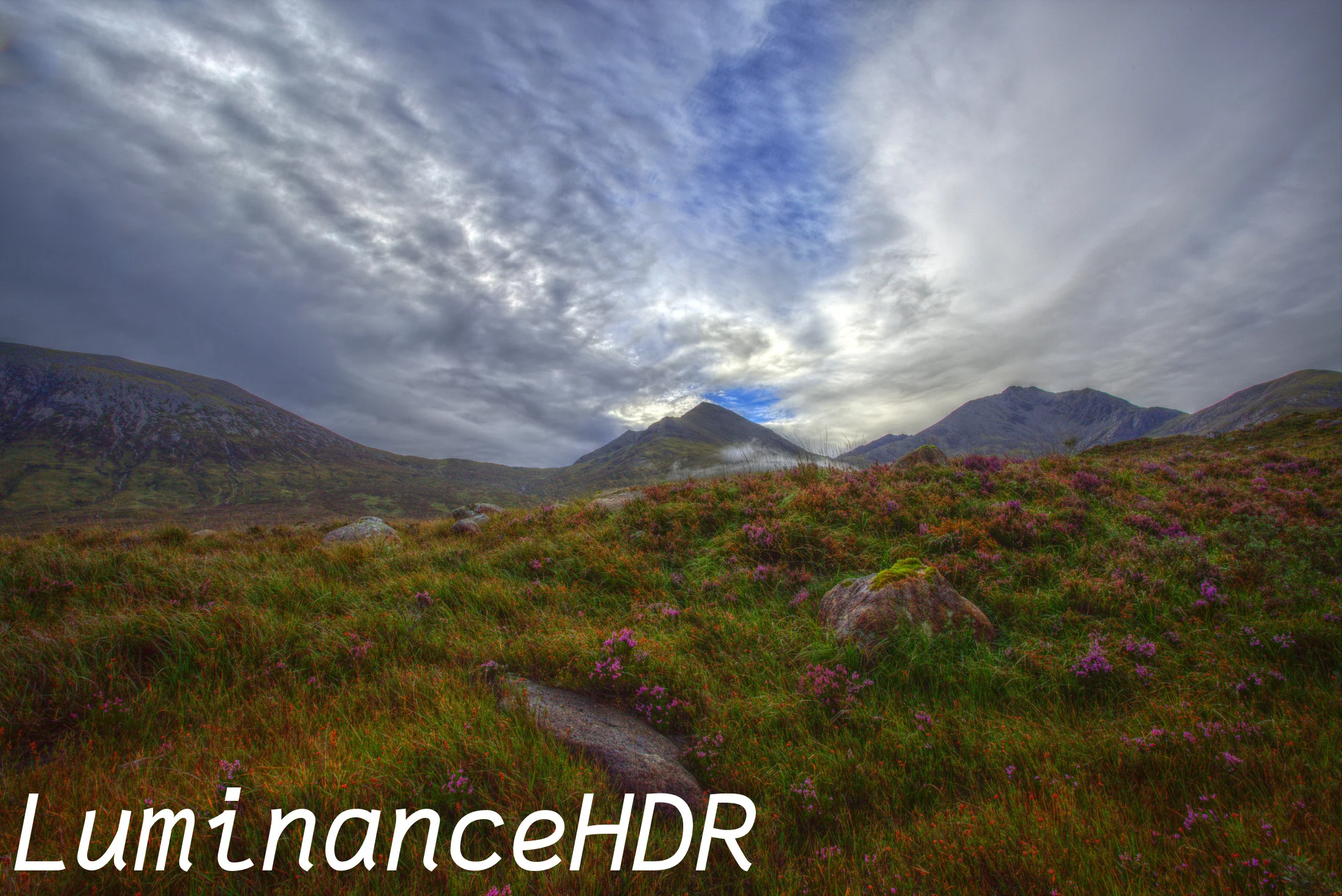 2LuminanceHDR.jpg