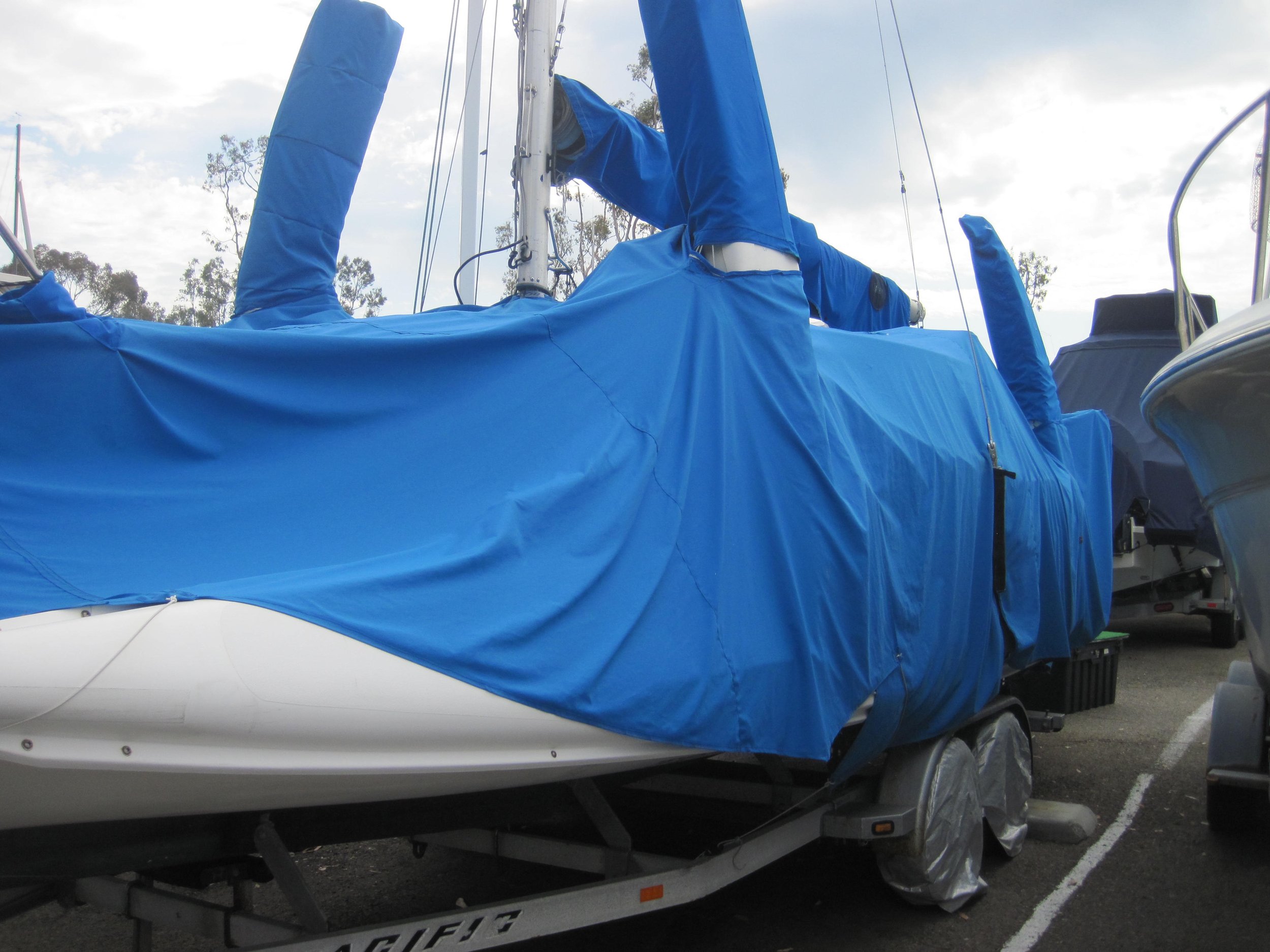 23Trident boat cover.jpg