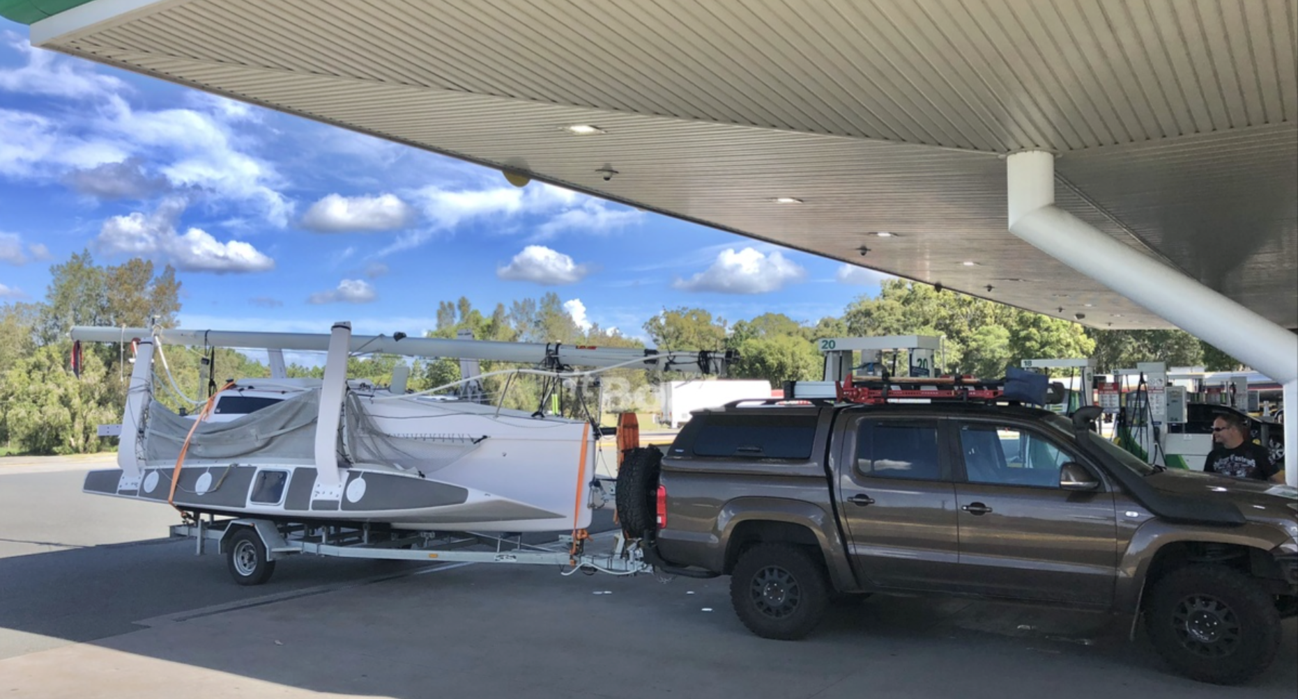 Corsair 760 trailering.png