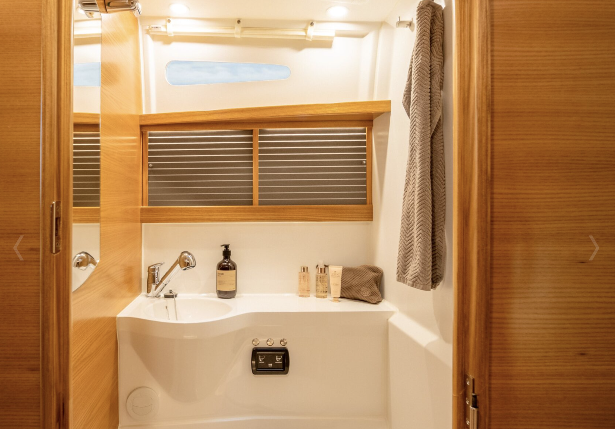 Dragonfly 36 Interior
