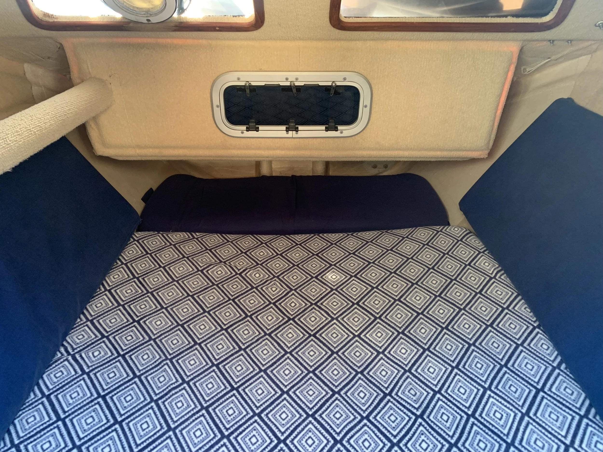 2001 Corsair 31 UC AFT CABIN w COCKPIT CUSHIONS.JPEG