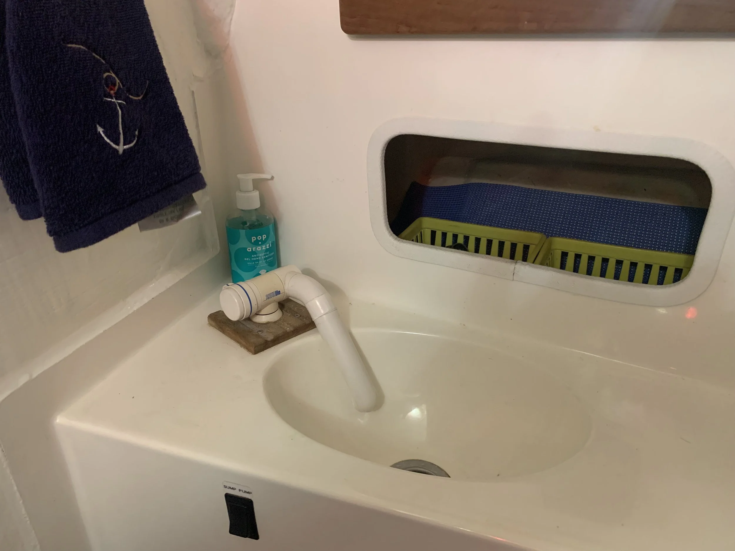 2001 Corsair 31 UC FWD SINK.JPEG