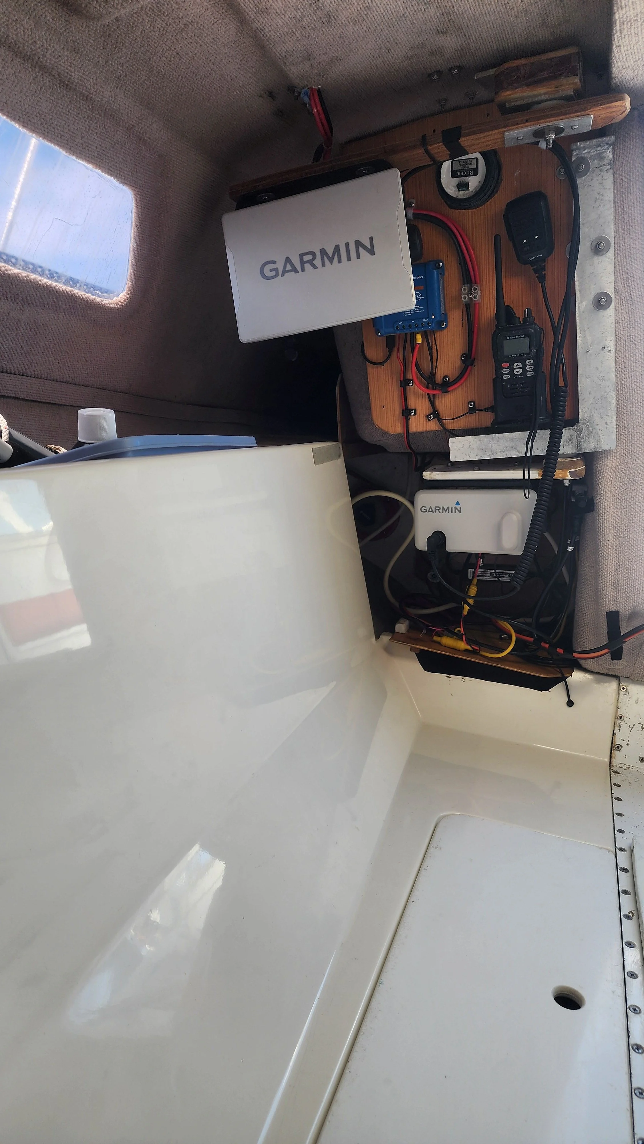 J24 Interior starboard rear.jpg