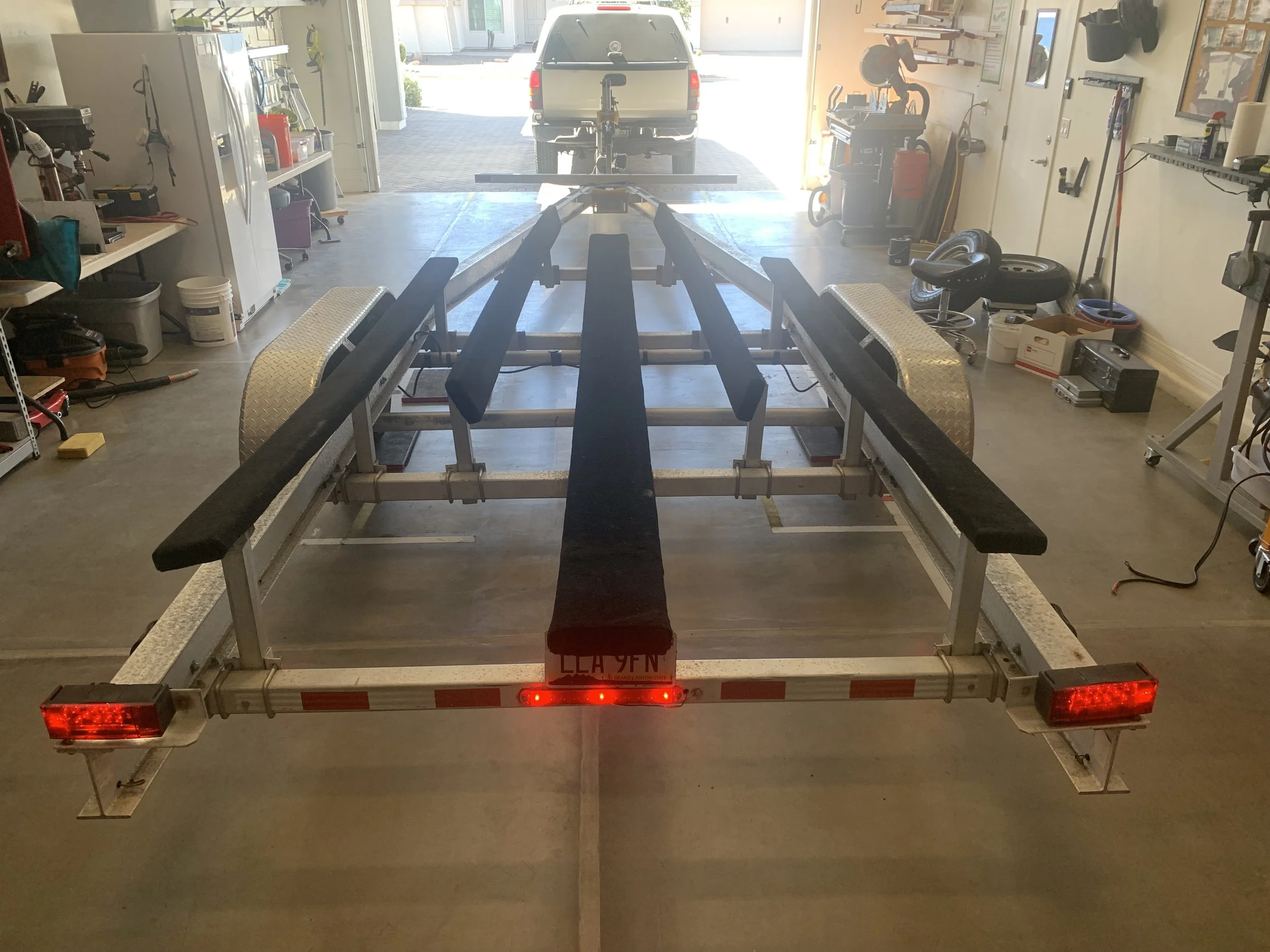 2001 Corsair 31 UC LTA TLR NEW CARPET.JPEG