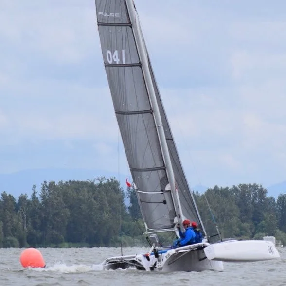 Jon sailing his Corsair Pulse 600