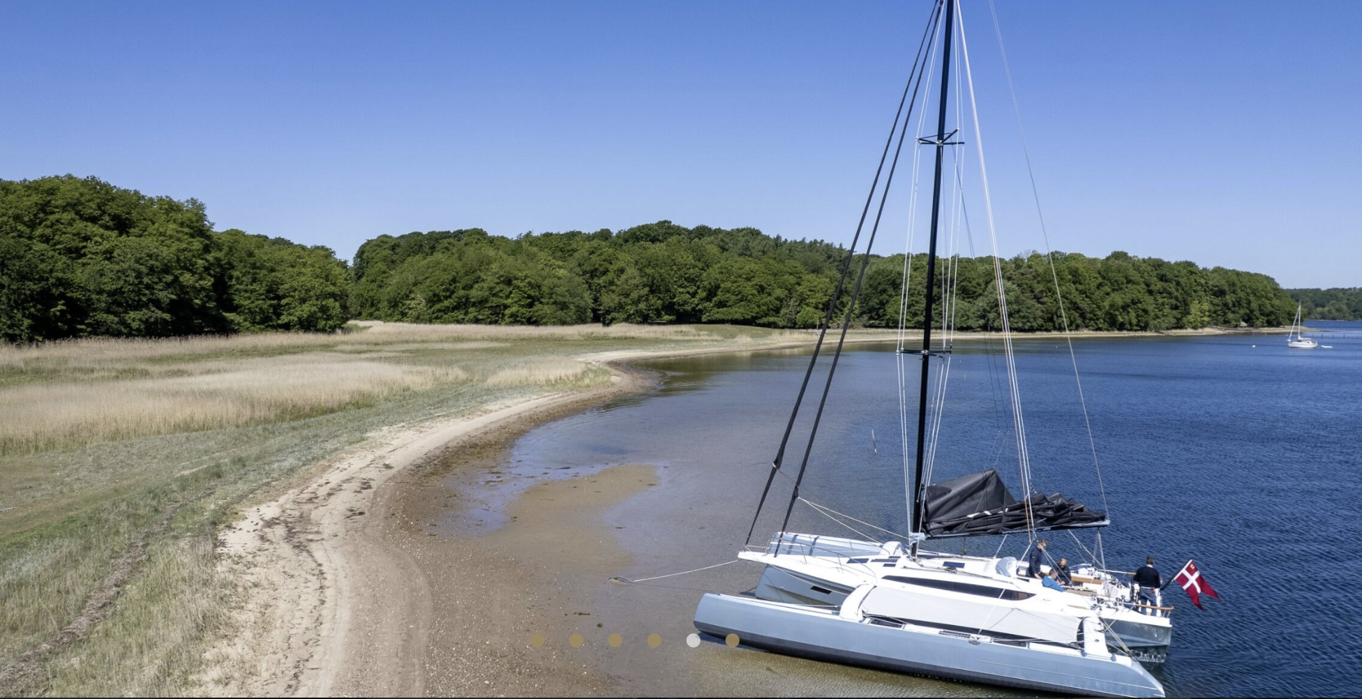 Dragonfly 36 is easy to sail