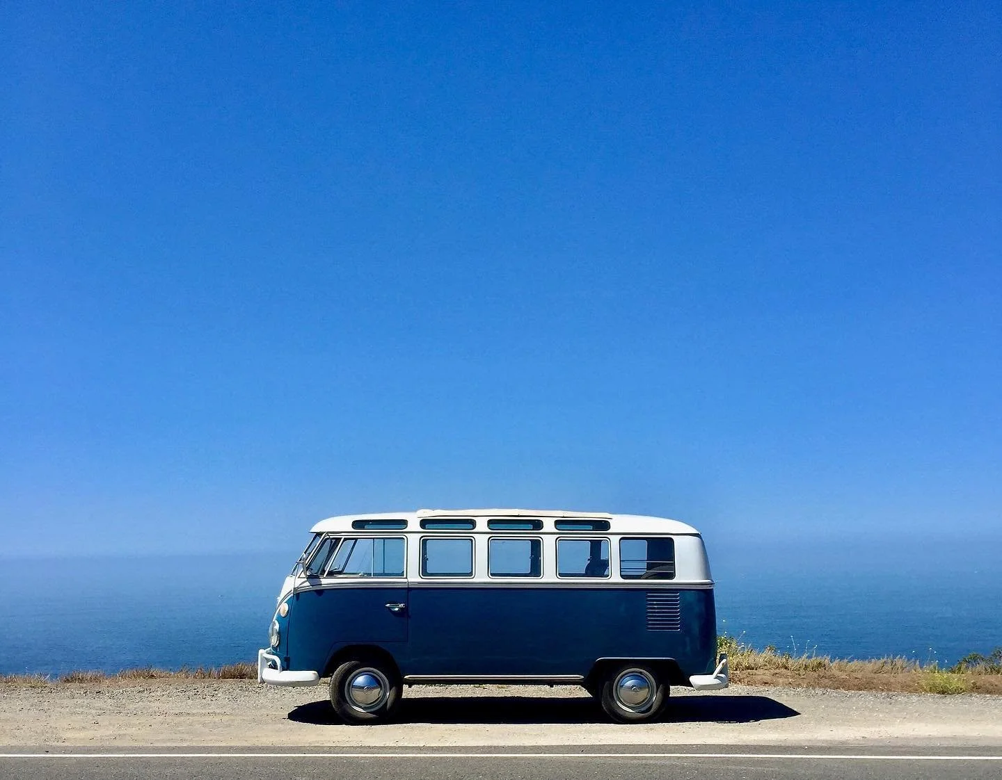 .
Life is better in a Volkswagen Bus.
.
.
.
#chasingvolkswagens 
#21window #vw
#volkswagen #bus
#volkswagenbus 
#splitwindow 
#westcoast
#vanlife
#marincounty
#marin #ca
#smilesmilesmile