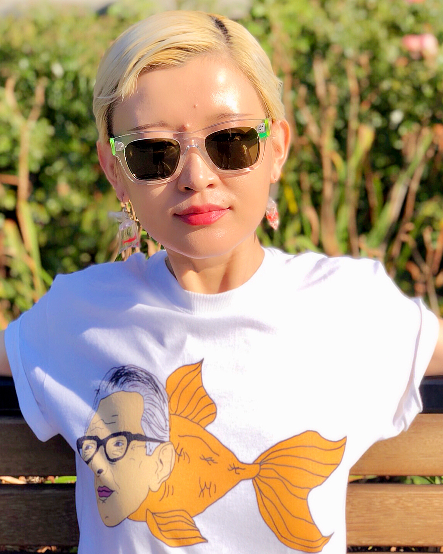 Saina Kam wearing Jeff Goldfish