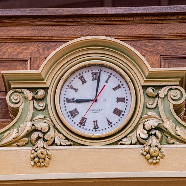 The invasive infrastructure work in the Senate Chamber included new piping and ductwork above the ceiling on the third floor. That work created an opportunity to restore the historic paint schemes from 1917 and repair and return the beautiful woodwork to match its historic finishes.