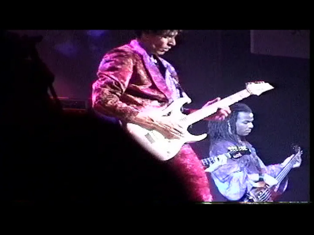Steve_Vai_Band_USSR_95_115C.jpg