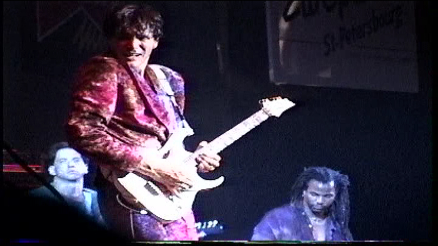 Steve_Vai_Band_USSR_95_128C.jpg