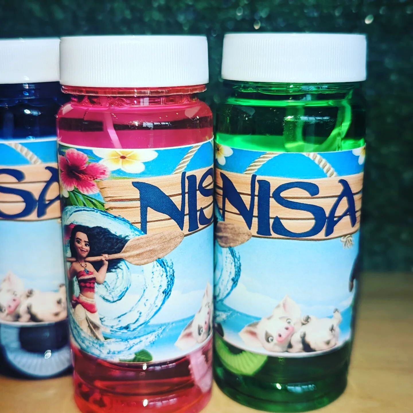 Can't stop won't stop posting about #Moana. 

Our #custombubbles make the best favors!

Happy birthday again, Nisa! Thanks for celebrating with us! 🥳