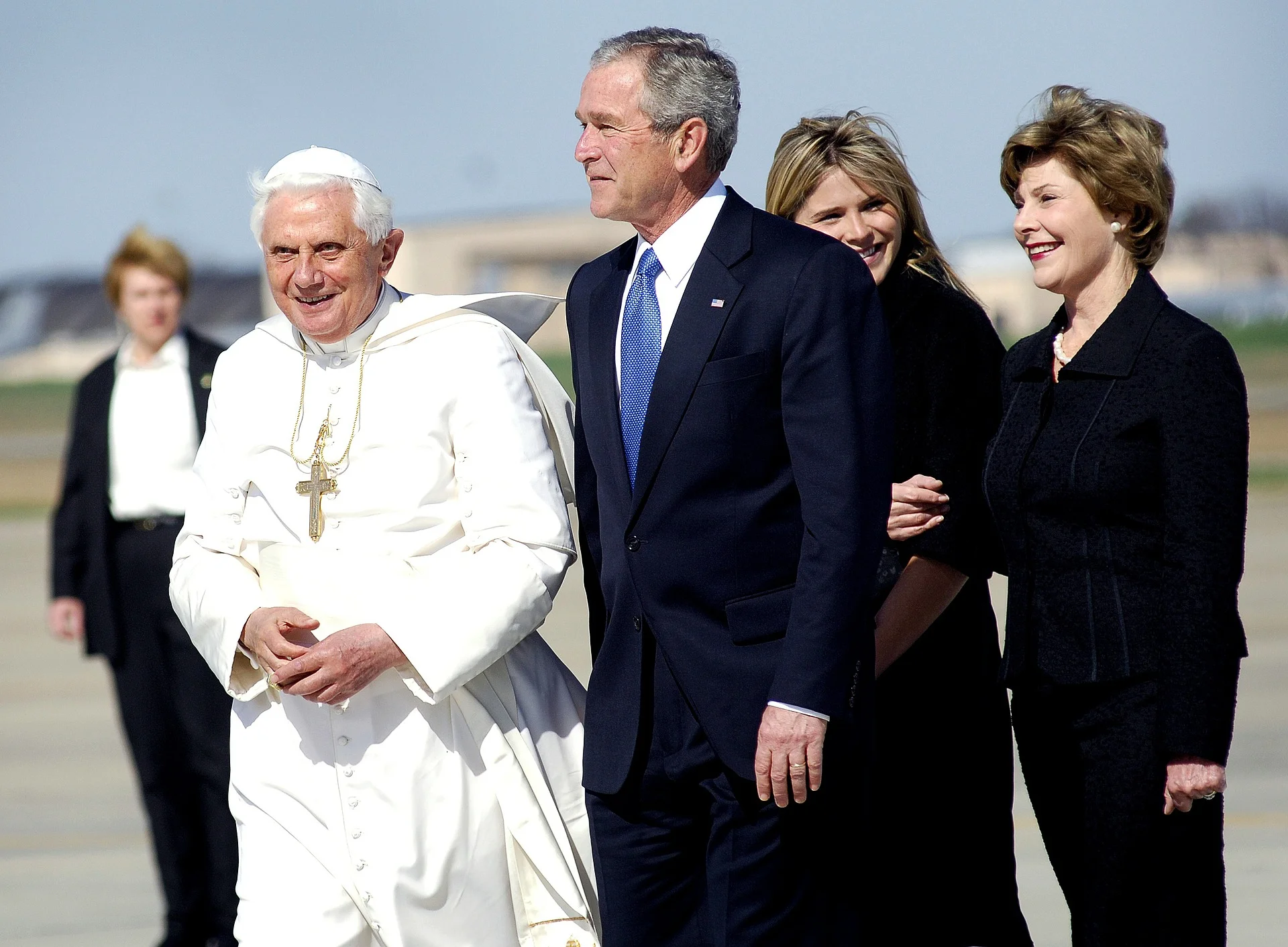pope-benedict-xvi-84230_1920.jpg