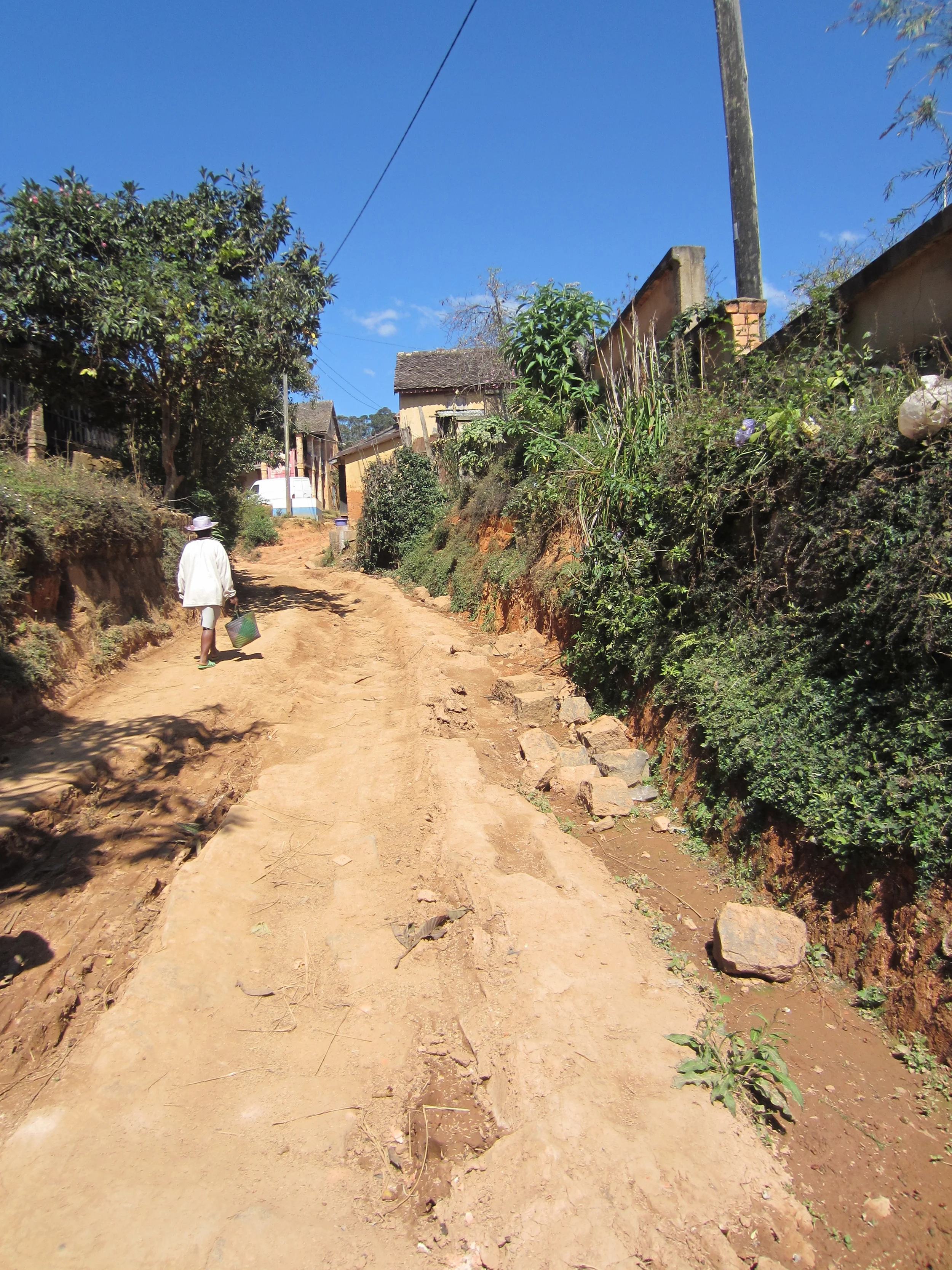 The ratsy bad roads of Masombahiny.