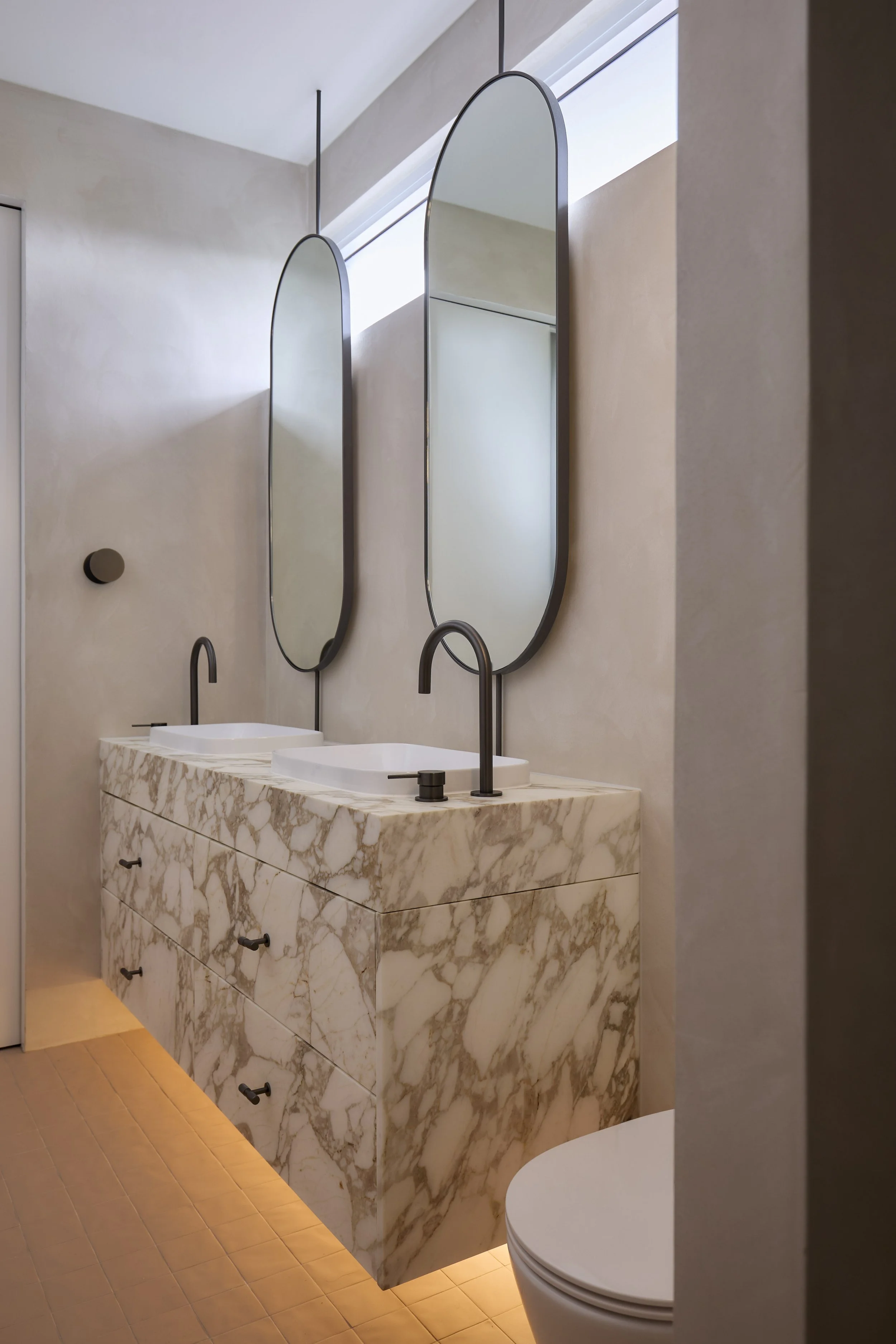 3_Bathroom_1.jpg