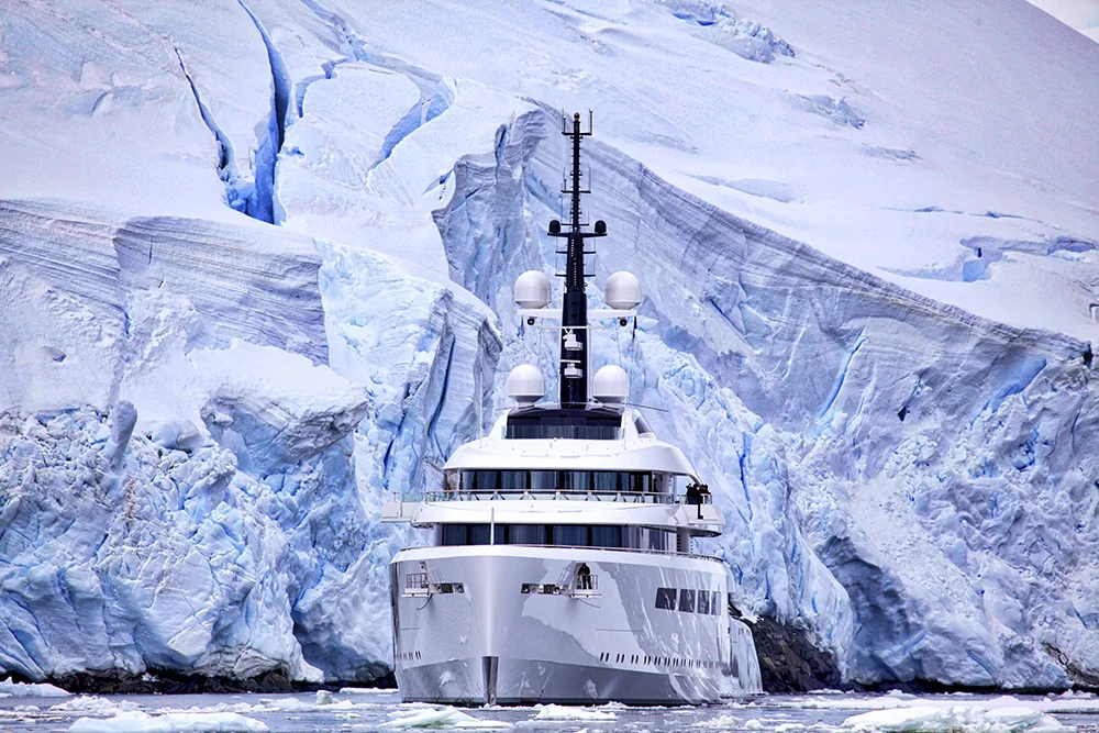 Navigating the Lemaire Channel. Photo: Dr. Glenn Singleman
