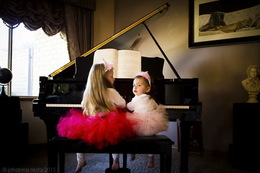 Mila & Sofia - Sister Session