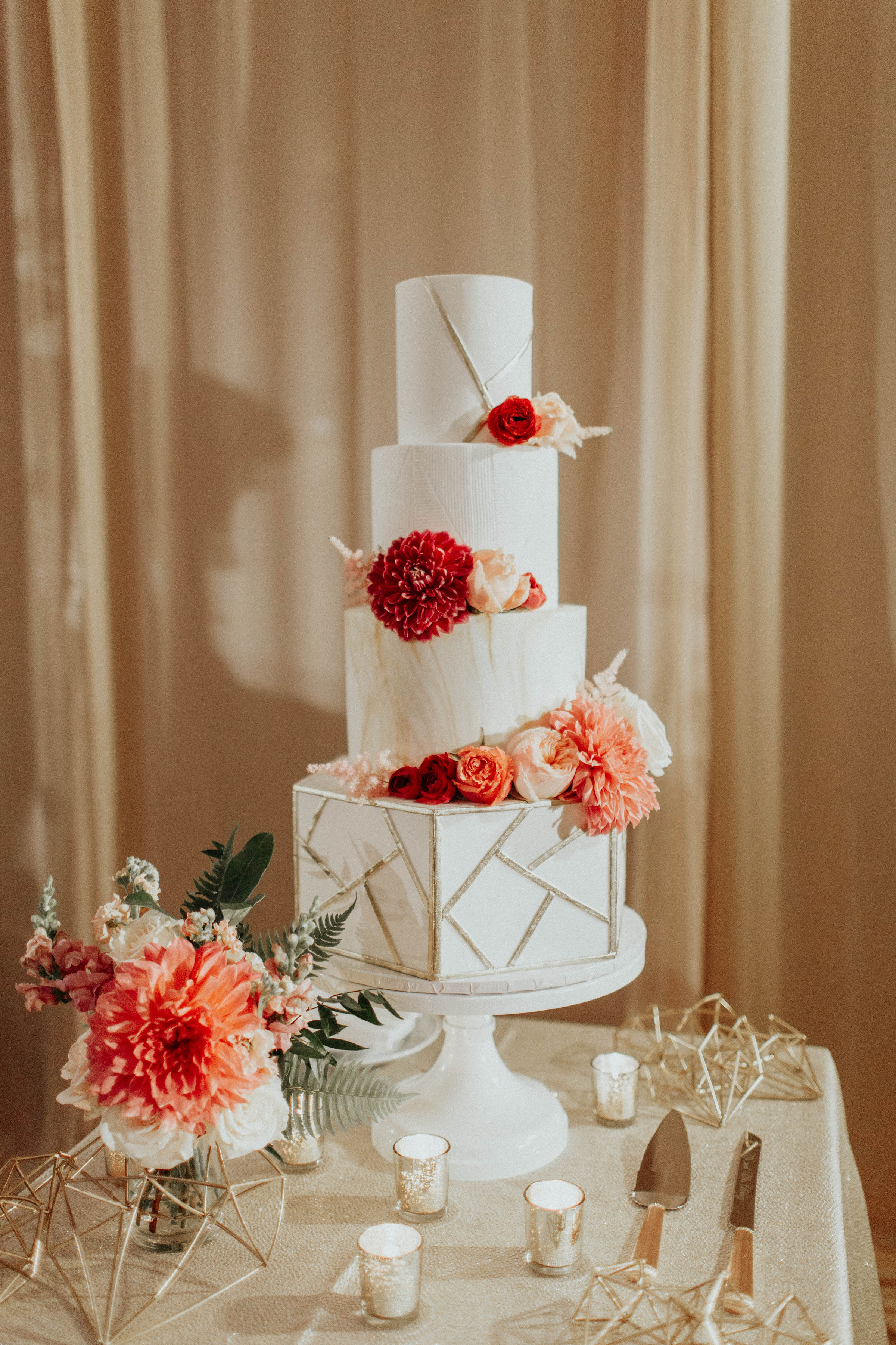 Living_Coral_Wedding_Cake_Sibyl_Sophia_Des_Moines_Iowa.jpg