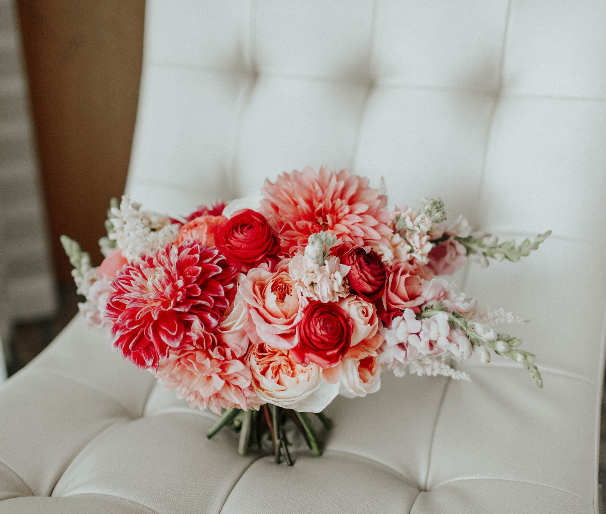 Living_Coral_Bouquet_Sibyl_Sophia_Des_Moines_Iowa.jpg