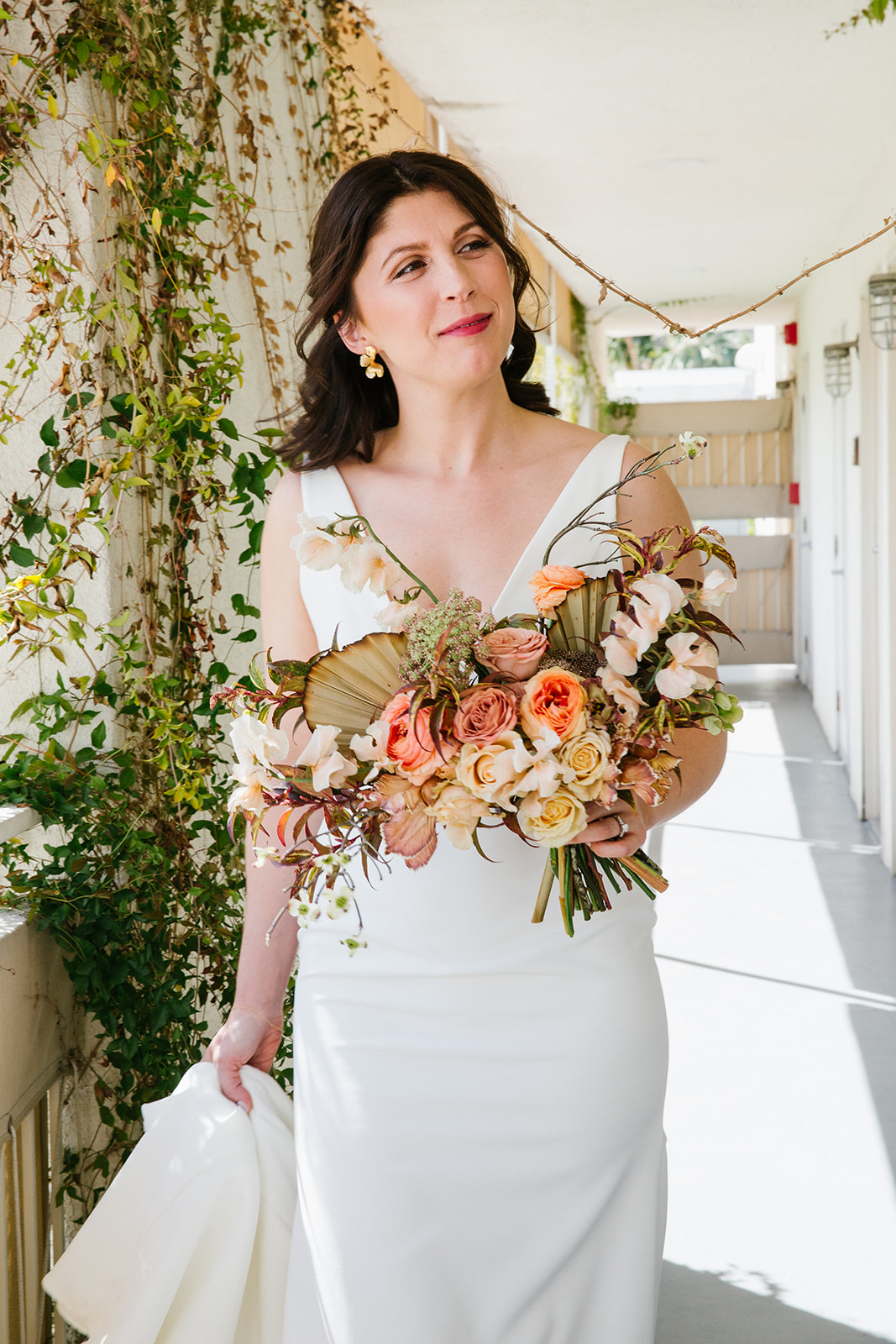 Dried_Desert_Bouquet_Bride_Sibyl_Sophia_Des_Moines_Iowa.jpg