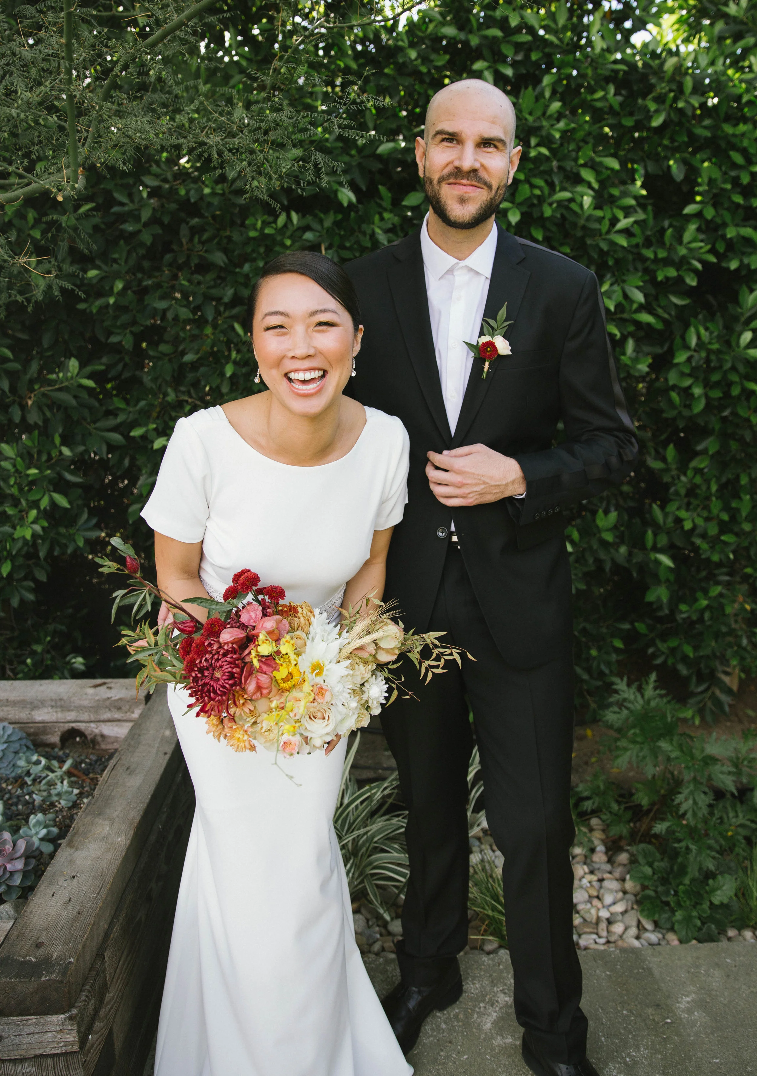 Bold_Florals_Iowa_Bride_Groom.jpg