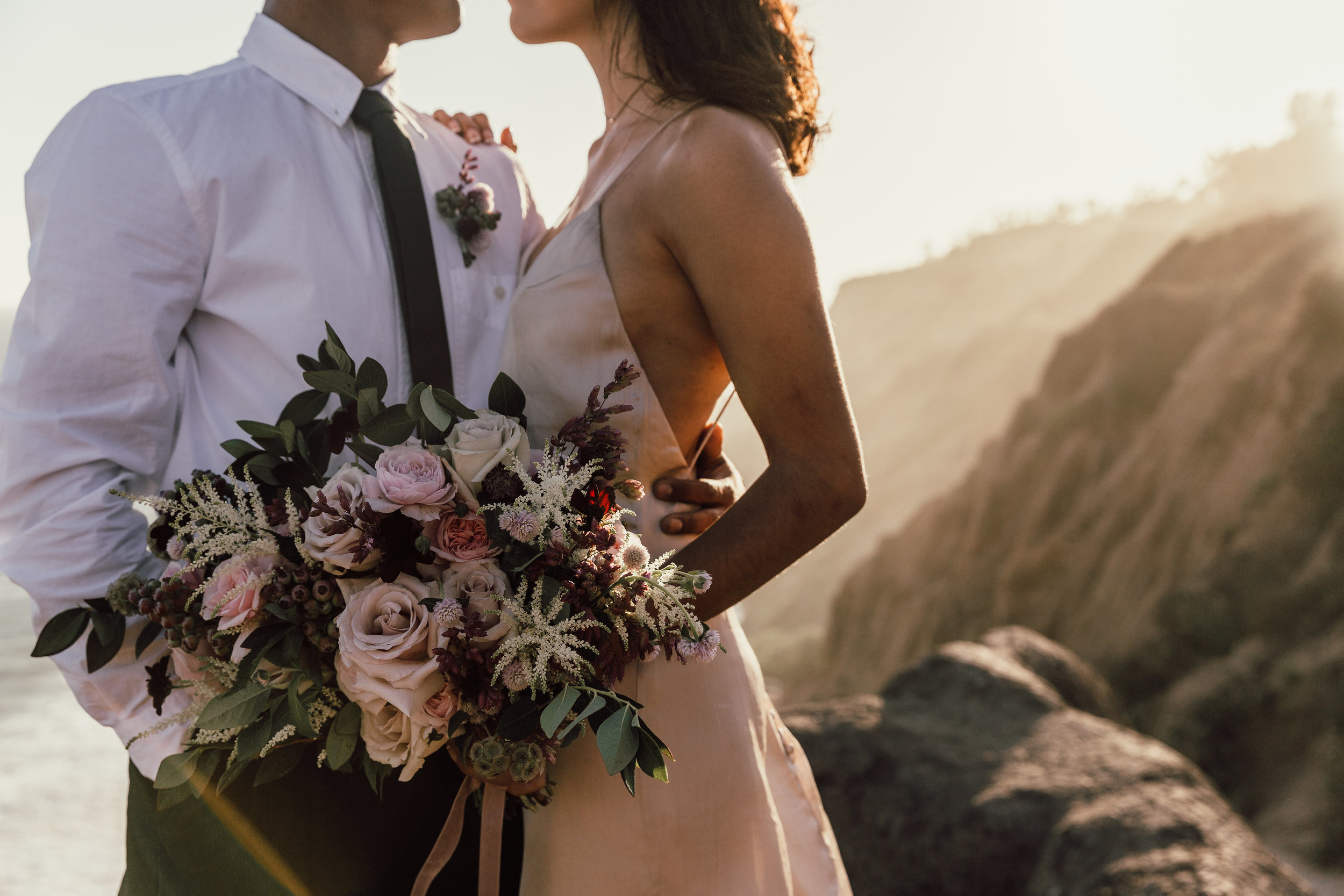 Textured_Garden_Style_Florals_Sibyl_Sophia_Bouquet_Wedding.jpg