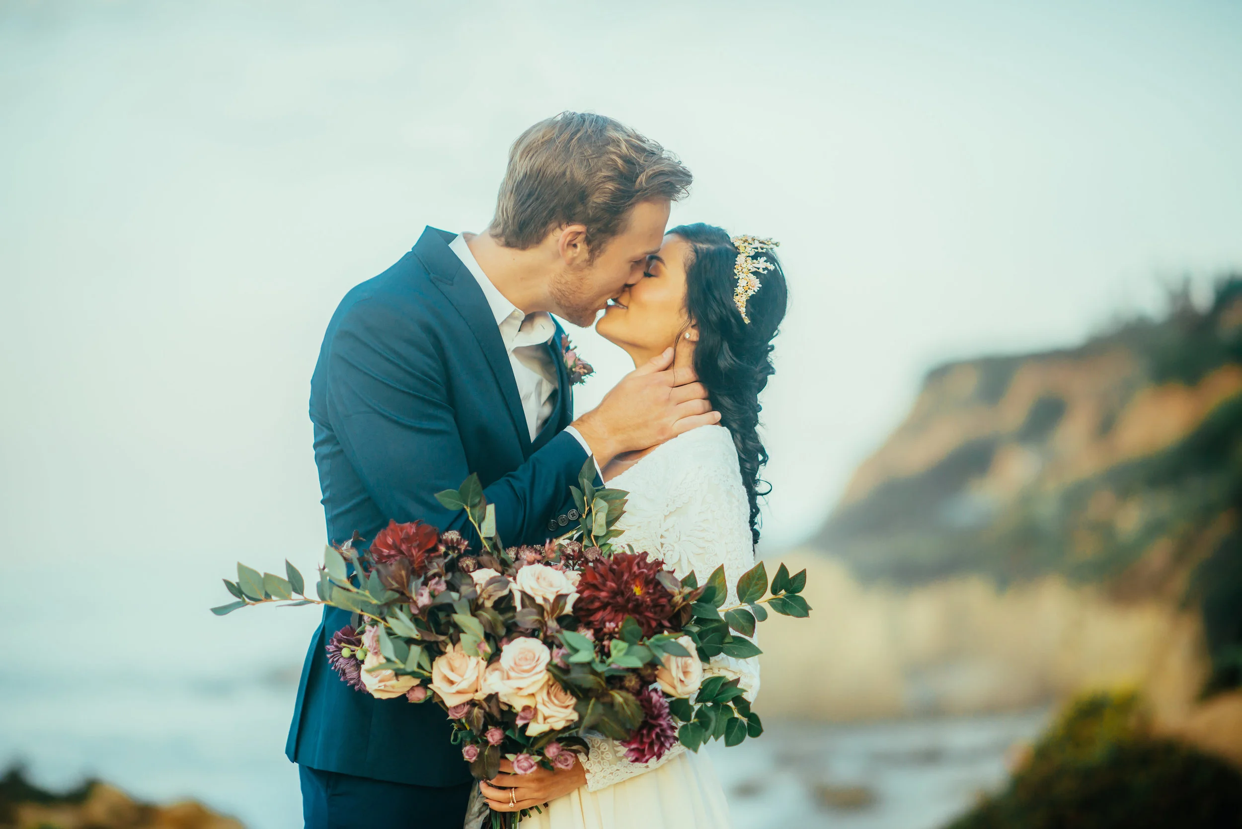 Elopement_Flowers_Sibyl_Sophia_Kiss.jpg