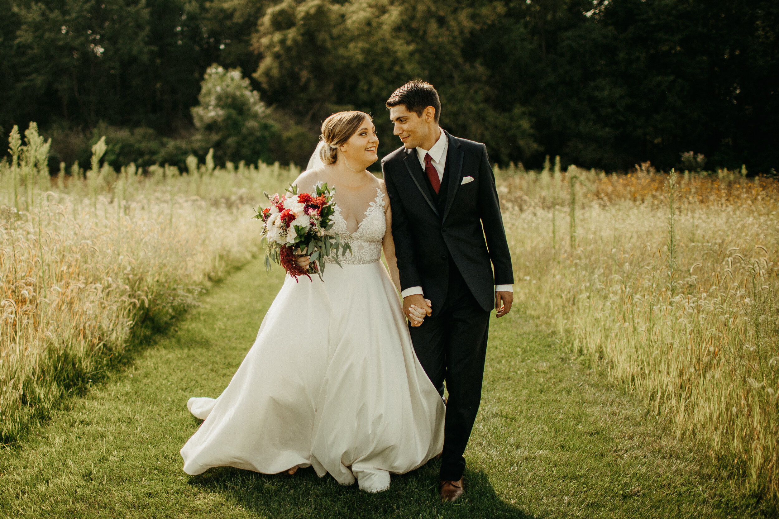 Blush_Burgundy_Garden_Style_Ashton_Hill_Iowa_Wedding_Sibyl_Sophia_8.jpg