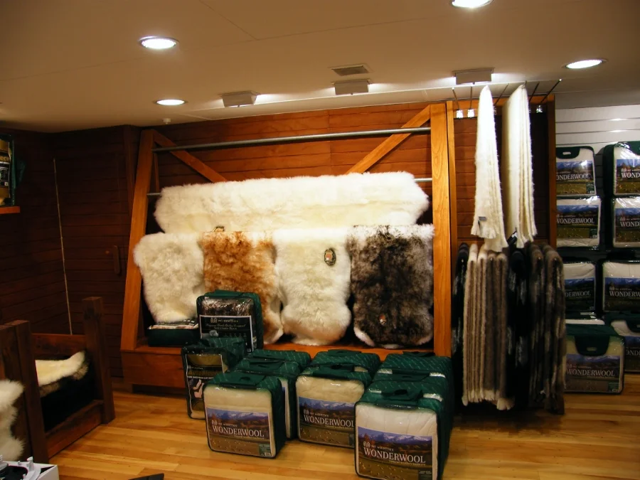   Mi Woolies&nbsp;  / / Sheepskin display rack  