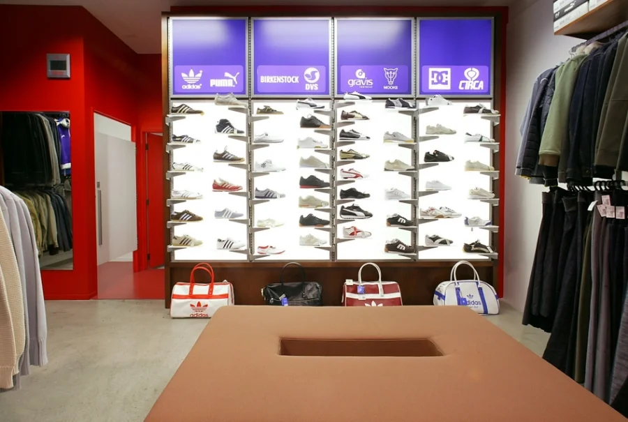 Euphoria Urban / / Shoe display